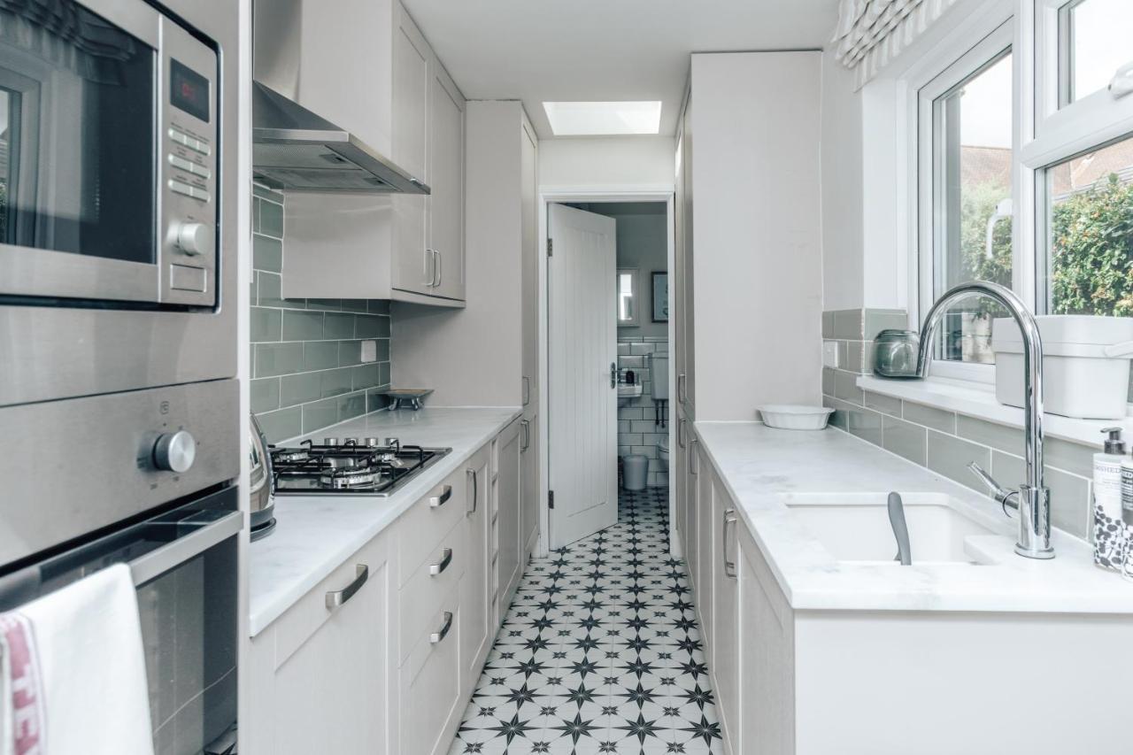 The Dragonfly - Central 2 Bedroom House هنلي أون ثيمز المظهر الخارجي الصورة